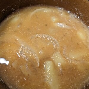 味噌汁レシピ　じゃがいもと玉ねぎの味噌汁